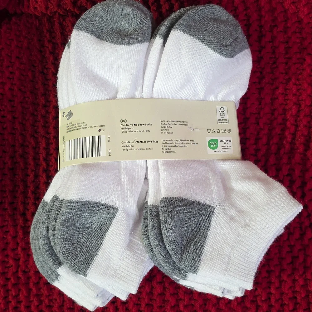 White and Gray Ankle No Show Socks Medium Kids Girls 7-8 Or Boys 8-10